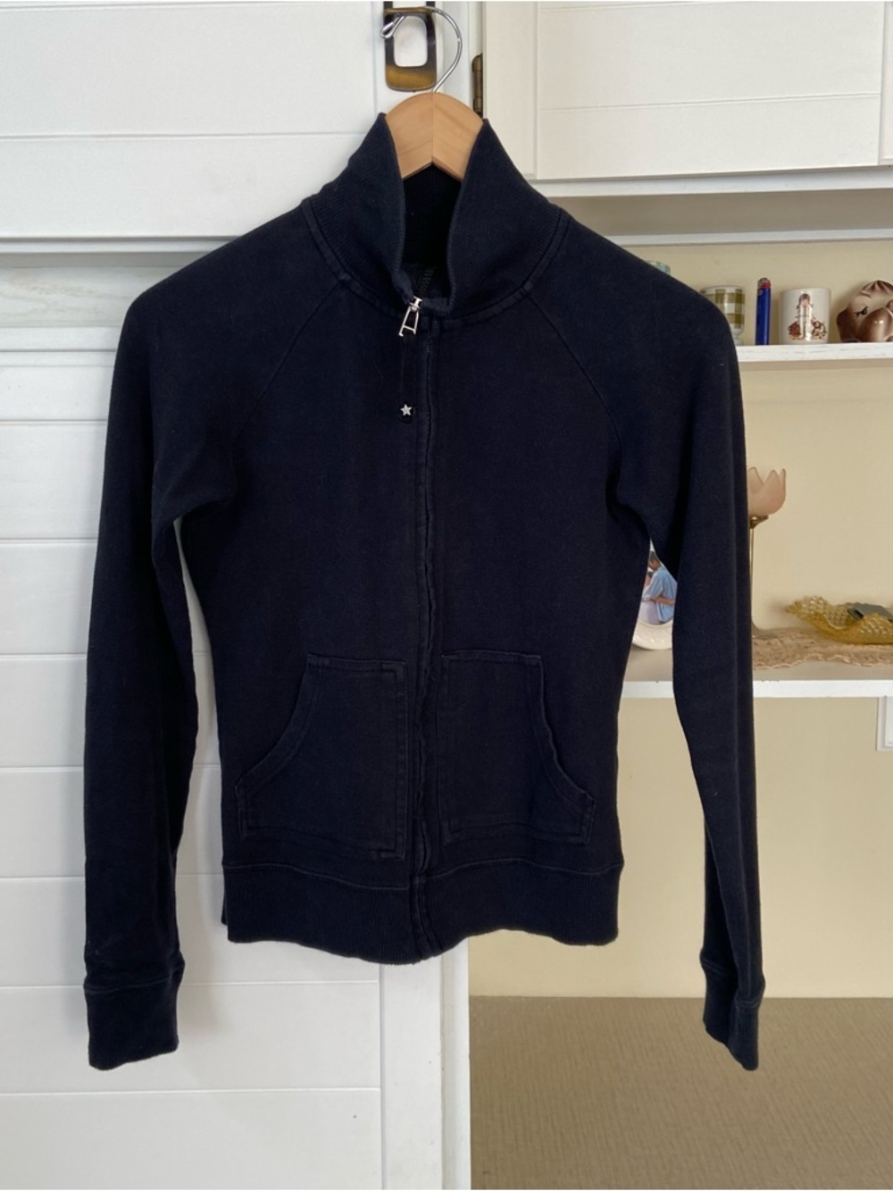 Y2K Classic Black Zip-Up Sweater